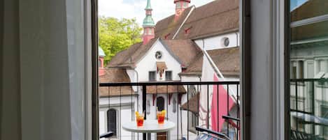 Chambre Double Deluxe, 1 grand lit, non-fumeurs, salle de bains privée | Literie de qualité supérieure, couette en duvet d'oie