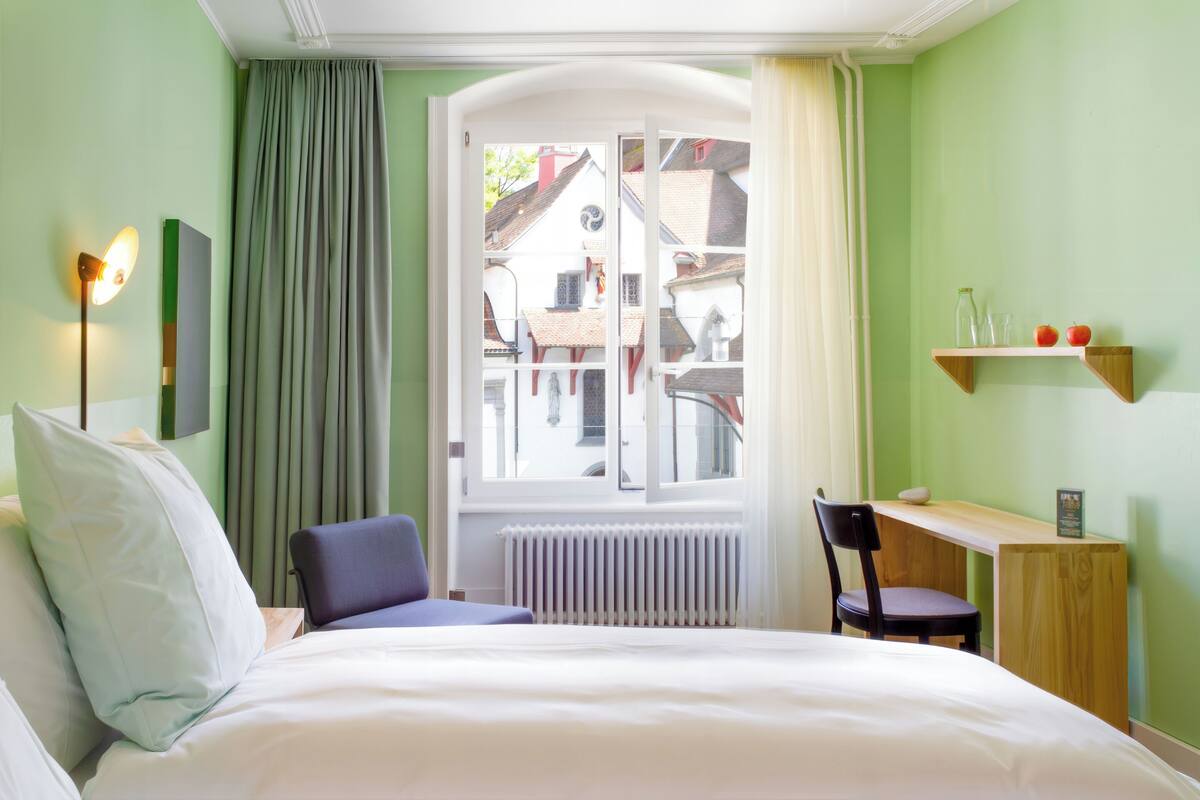 deluxe double room, 1 queen bed, non smoking, private bathroom | premium bedding, down duvets, in-room safe, individually decorated