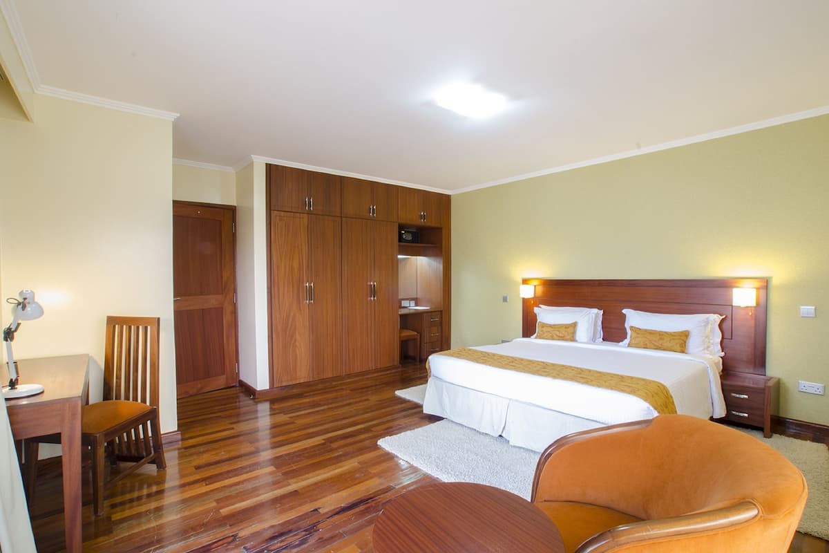 1 Schlafzimmer, Minibar, Zimmersafe, Schreibtisch