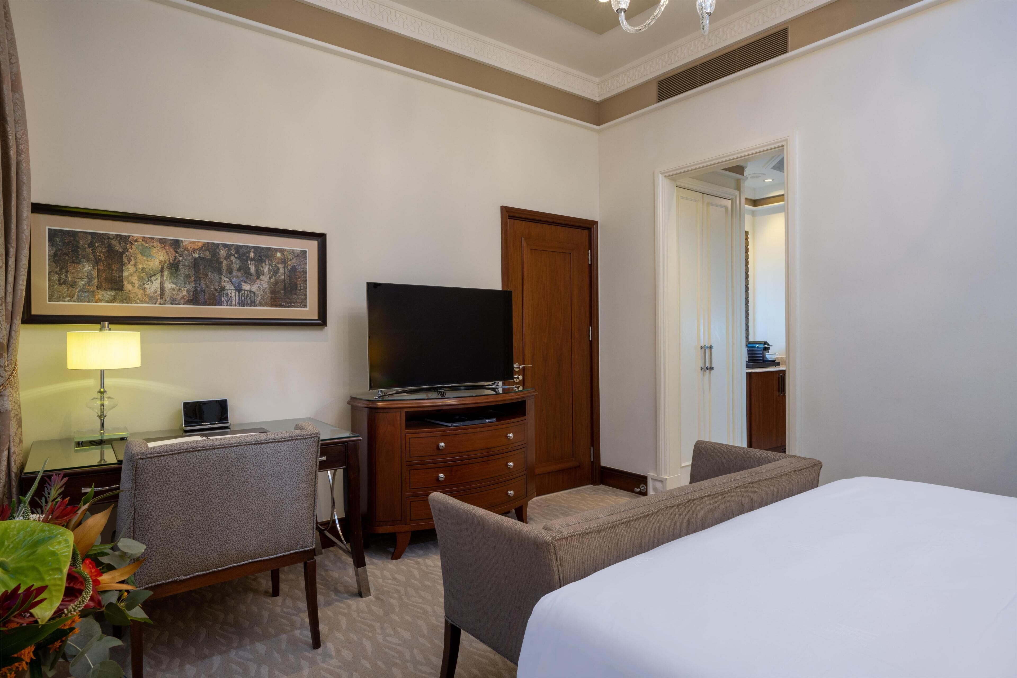 Ropa de cama de alta calidad, colchones con efecto memoria y minibar 