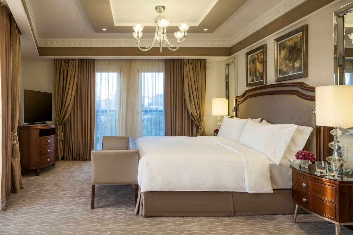 1 bedroom, premium bedding, memory foam beds, minibar