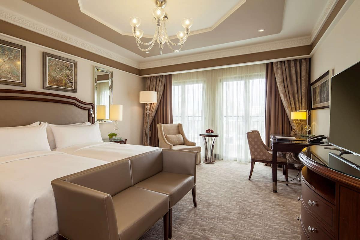 1 bedroom, premium bedding, memory foam beds, minibar