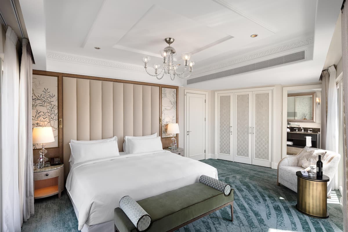 Premier Suite, 1 Bedroom | 1 bedroom, premium bedding, memory-foam beds, minibar
