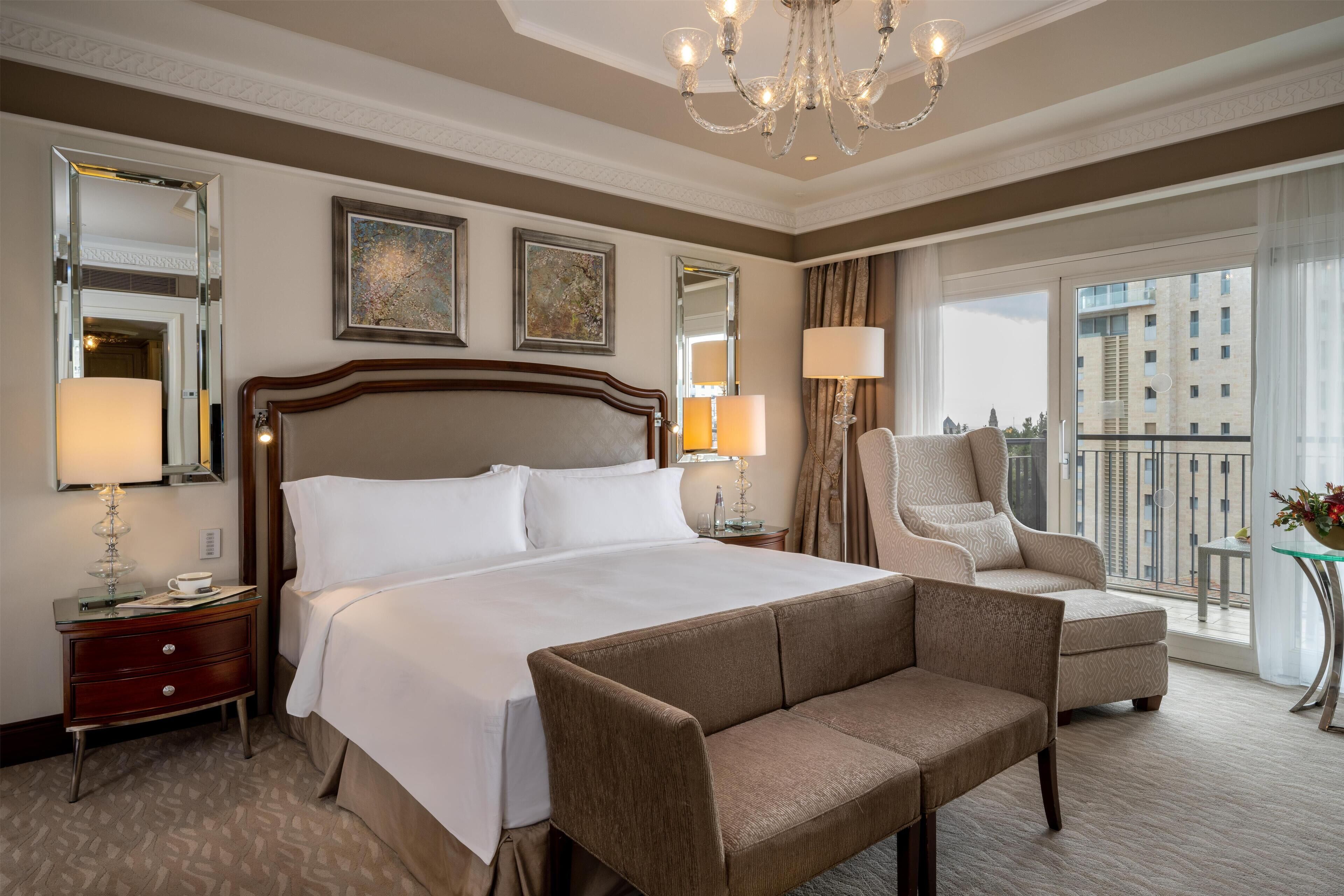 King, Deluxe Room, 1 King Bed, Balcony | Premium bedding, memory-foam beds, minibar, in-room safe