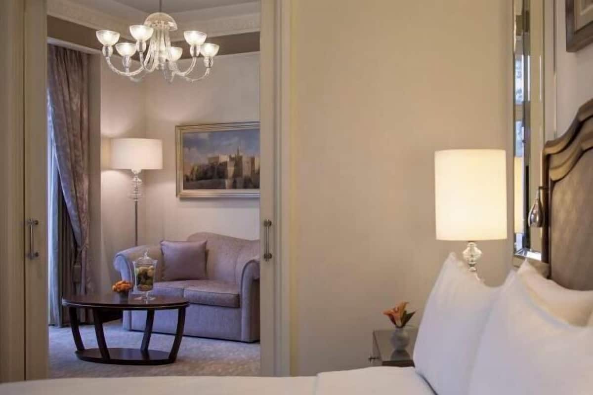 1 bedroom, premium bedding, memory foam beds, minibar