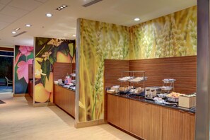 Desayuno continental incluido todos los días