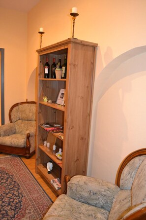Desk, soundproofing, rollaway beds, free WiFi - Monteoliveto Bed and Breakfast (Naples)