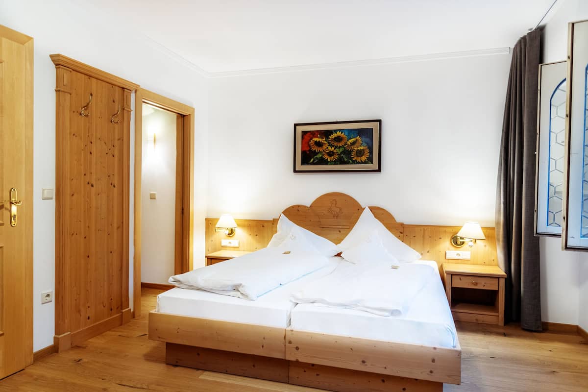 Literie hypoallergénique, minibar, coffres-forts dans les chambres
