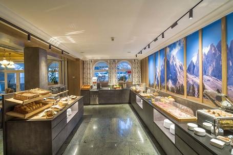 Desayuno buffet. Hotel Goldenes Rössl