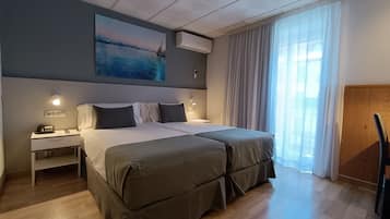 Superior-Zimmer, 2 Einzelbetten, Stadtblick | 1 Schlafzimmer, hochwertige Bettwaren, Betten mit Memory-Foam-Matratzen