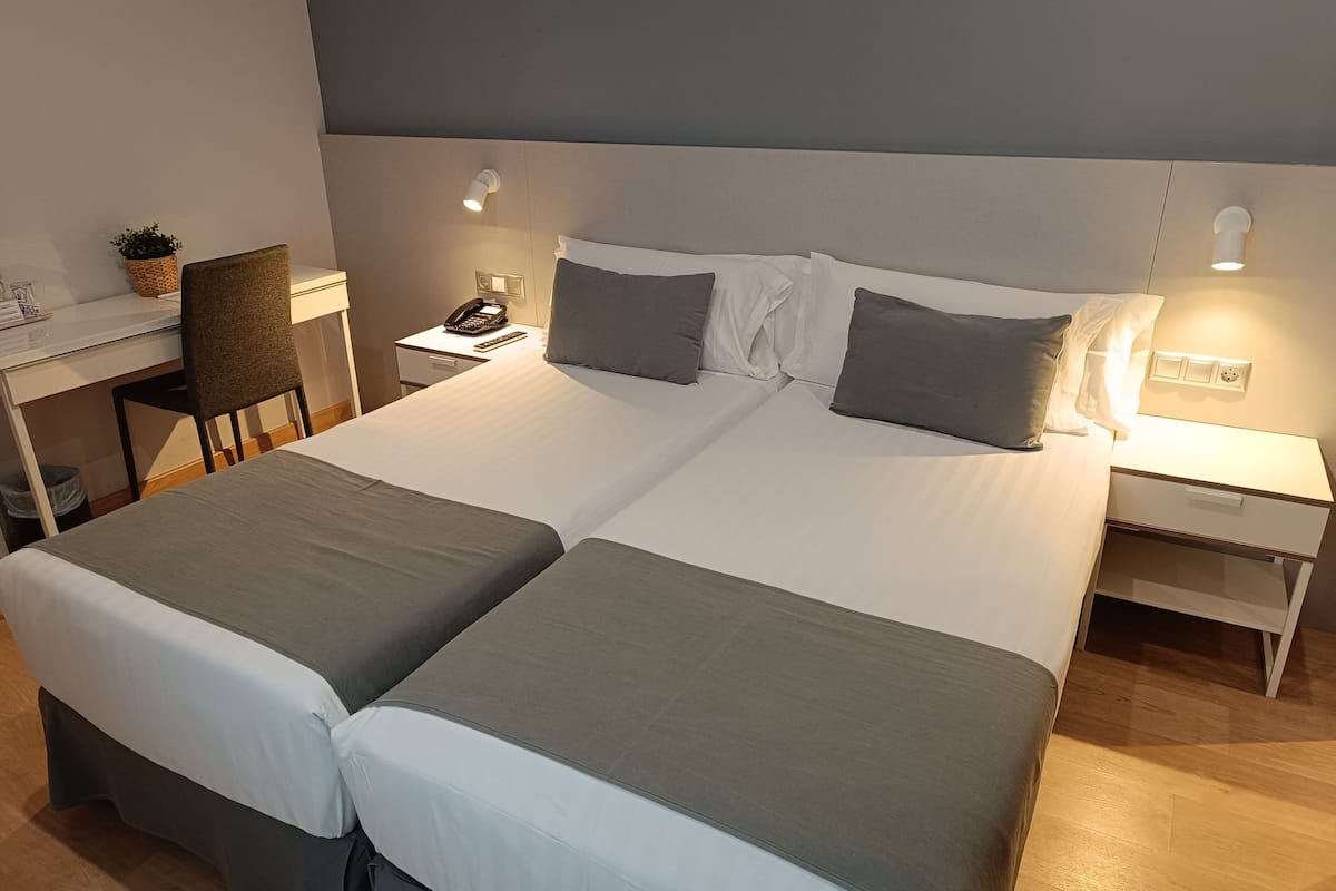 standard room, 2 single beds | 1 bedroom, premium bedding, memory-foam beds, minibar