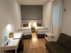 Standaard kamer, 2 eenpersoonsbedden | Luxe beddengoed, bedden met traagschuimmatrassen, een minibar