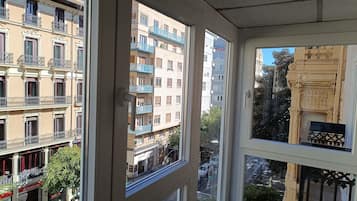 Superior Room, 1 Double Bed, City View | Terrace/patio