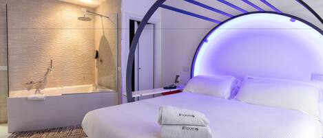 Standard Double Room, Hot Tub (iTube) | Frette Italian sheets, premium bedding, memory foam beds, free minibar
