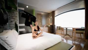 Superior Double Room, Hot Tub (iZen)