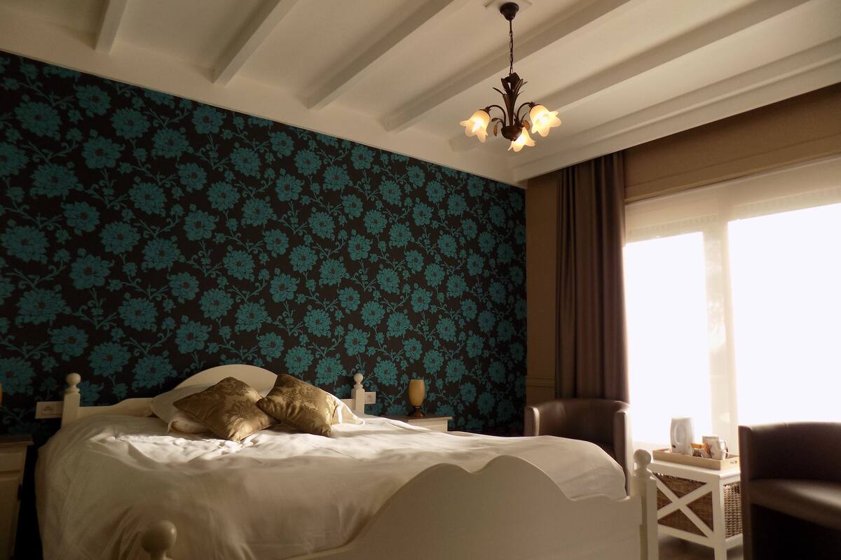 comfort double room | 1 bedroom, in-room safe, desk, soundproofing