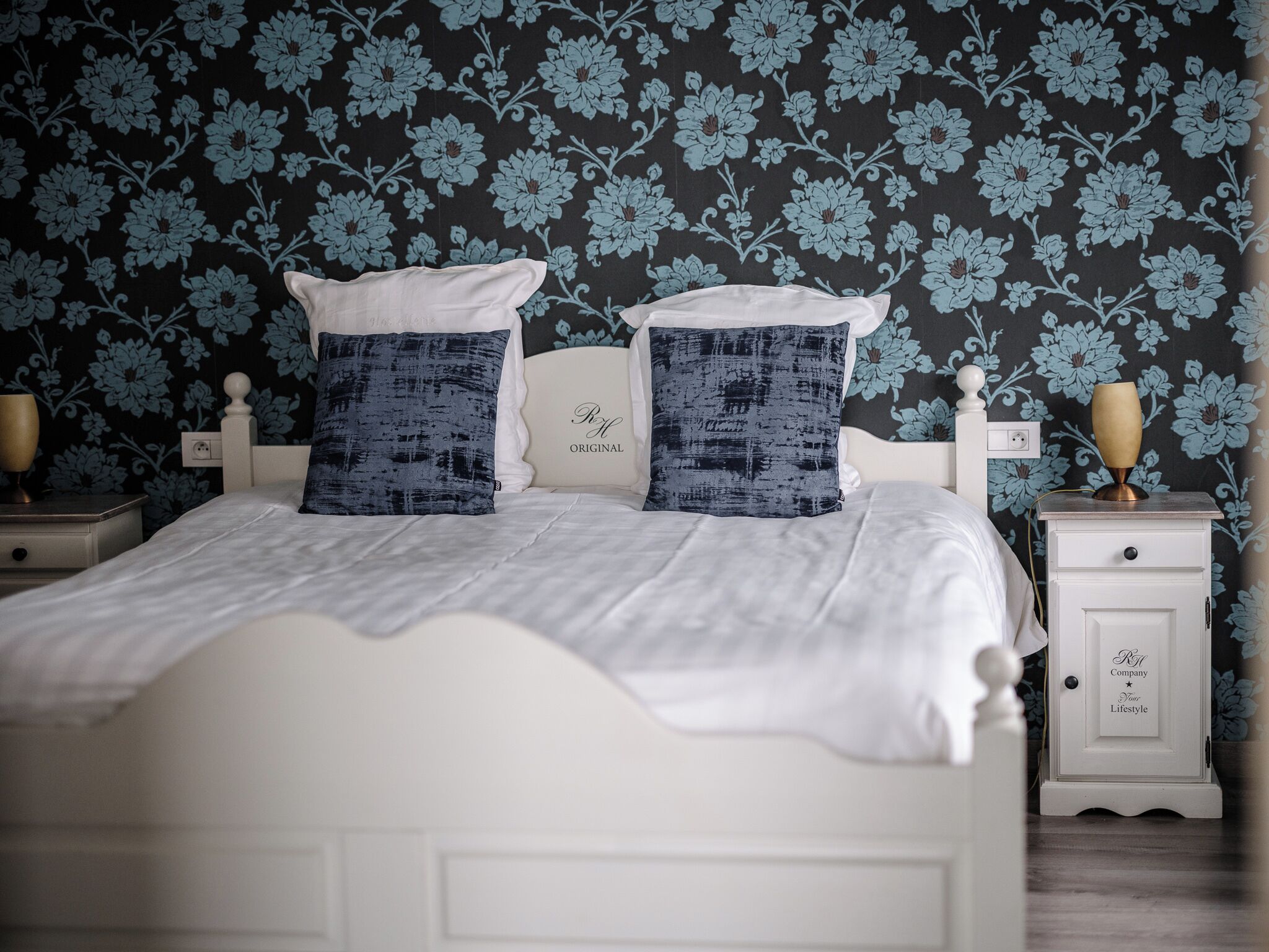 Comfort Double Room | In-room safe, desk, soundproofing, free WiFi