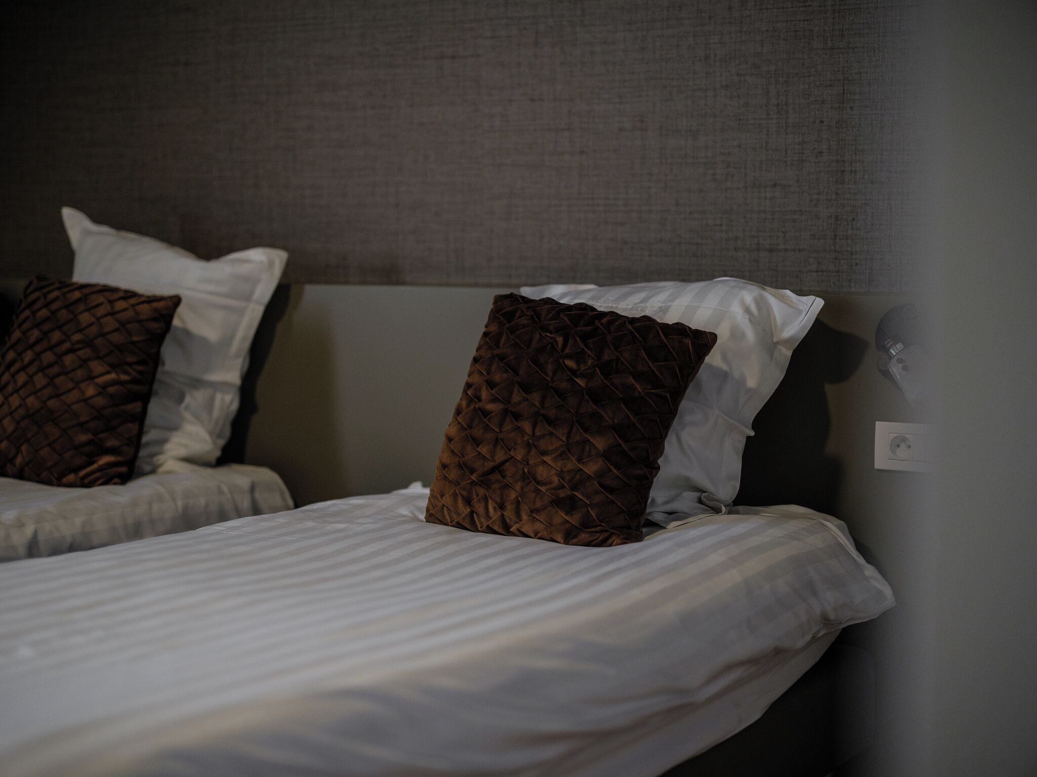 Standard Room, 2 Twin Beds | In-room safe, desk, soundproofing, free WiFi