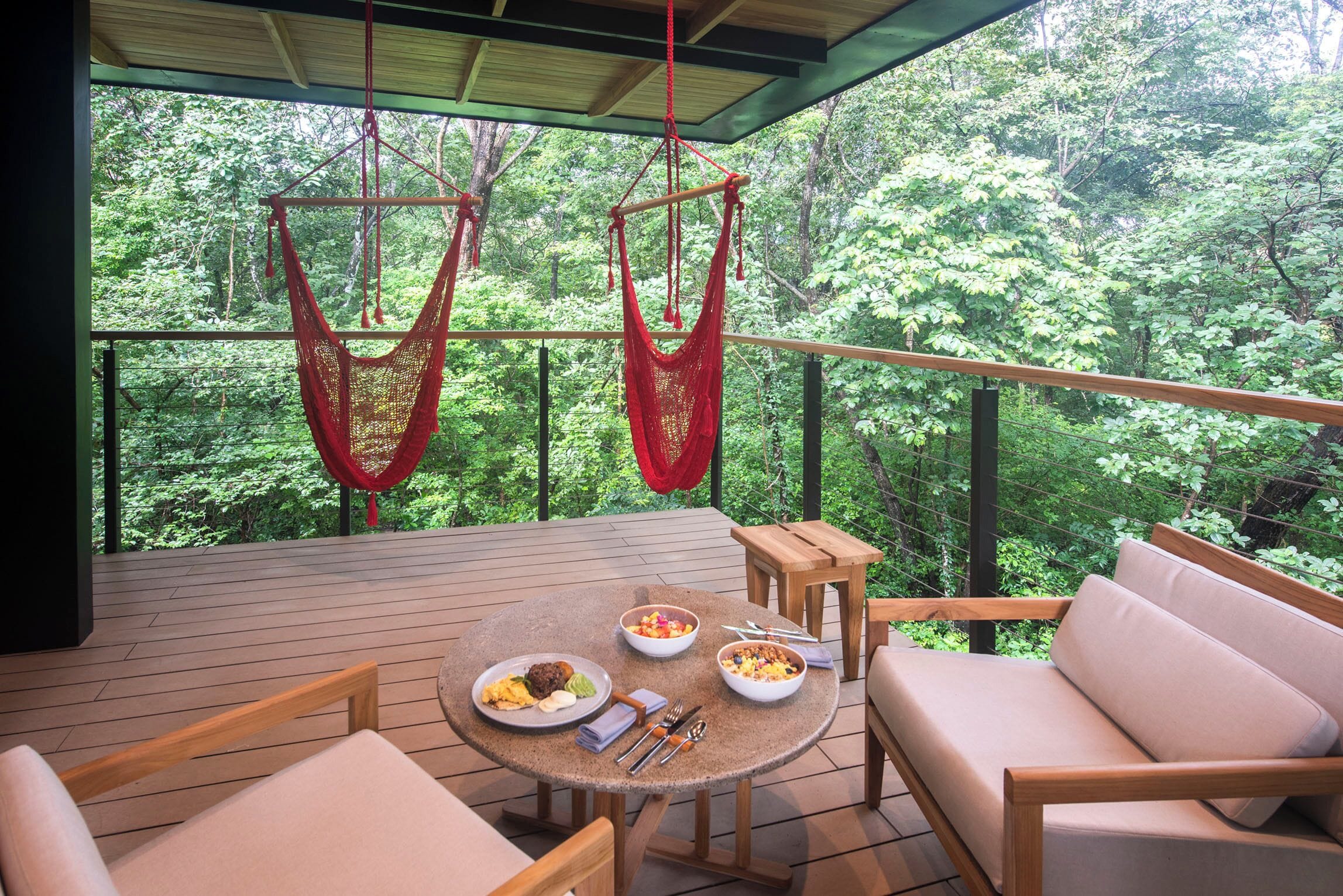 Kamer | Luxe beddengoed, een kluis op de kamer, een bureau, geluiddichte muren