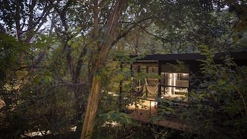 East Bungalow | Literie de qualité supérieure, coffres-forts dans les chambres, bureau