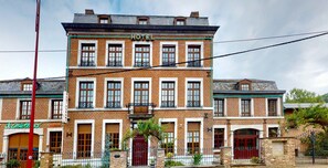 Fachada de la propiedad