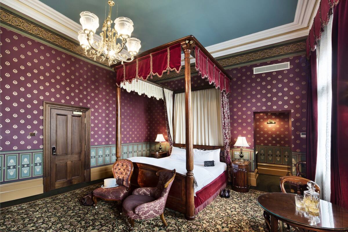 Suite – royal, 1 kingsize-seng, balkong | Sengetøy av topp kvalitet, safe på rommet og skrivebord
