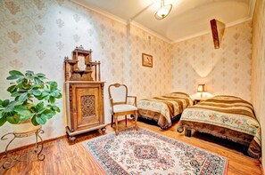 Decoración personalizada, muebles diferentes y wifi gratis 