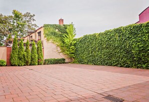 Self parking (PLN 30 per day)