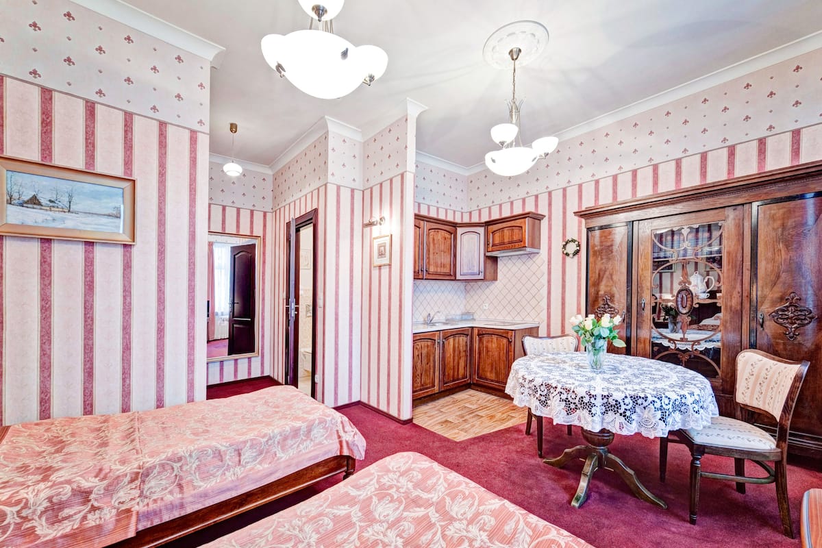Standard Twin Room, 2 Katil Bujang (Single) | Dapur kecil peribadi | Peti sejuk, dapur, cerek elektrik