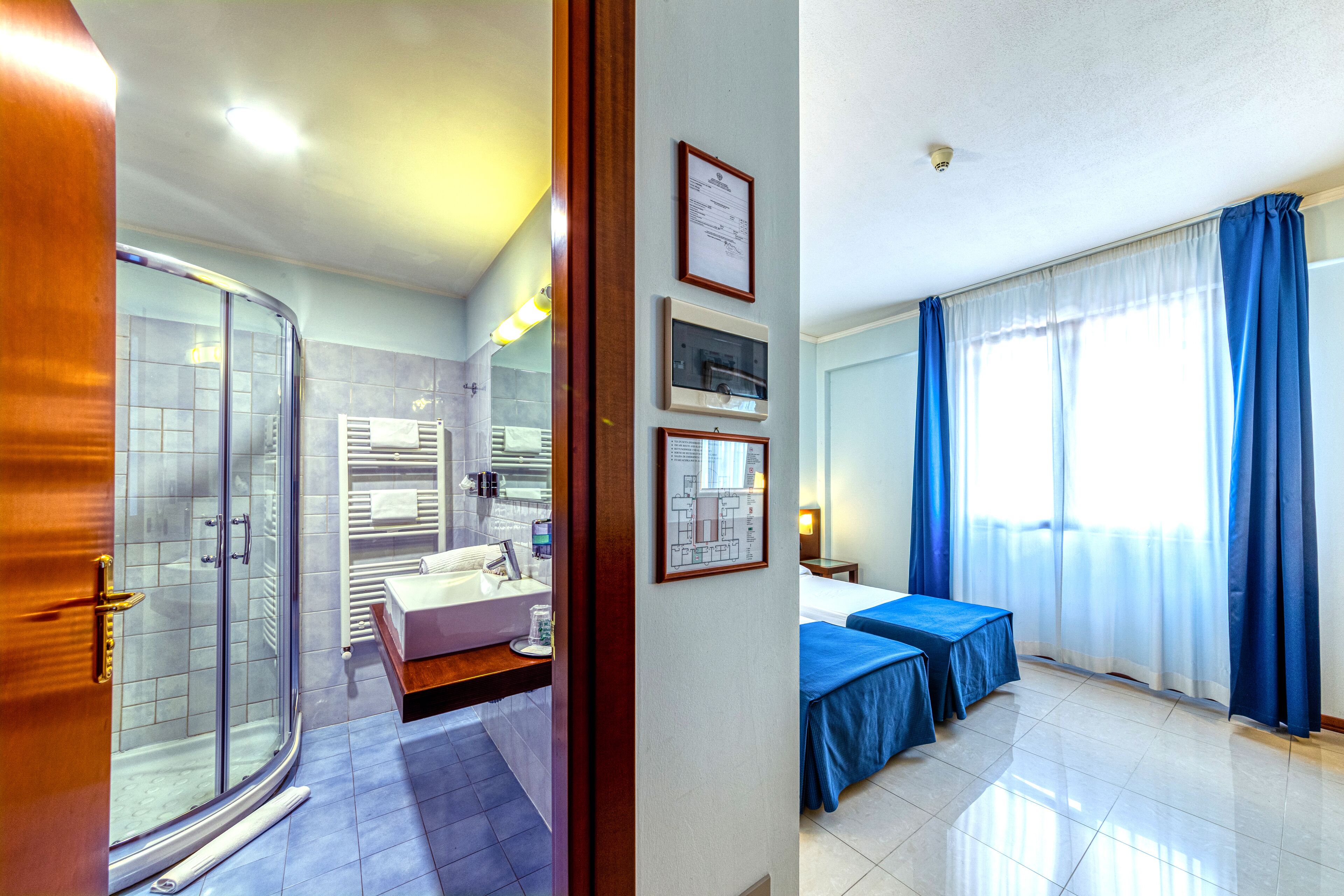 twin room | bathroom | shower, free toiletries, hair dryer, bidet