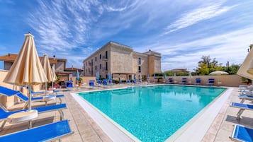 AuĂenpool (je nach Saison geöffnet)