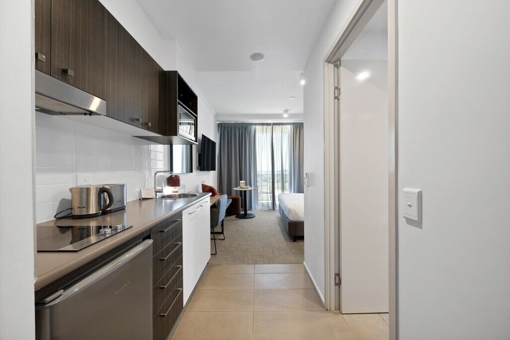 studio executive | private kitchenette | fridge, microwave, stovetop, coffee/tea maker