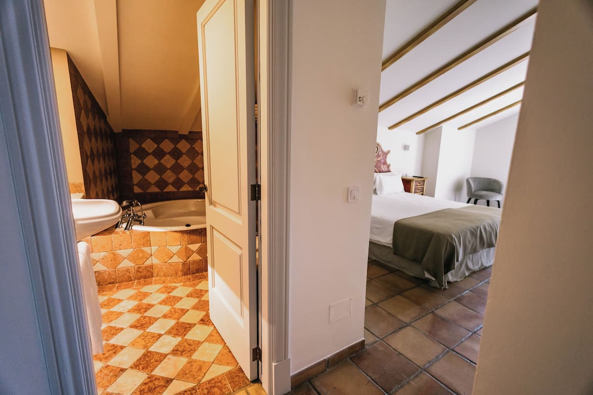 Suite | Down duvets, in-room safe, individually decorated