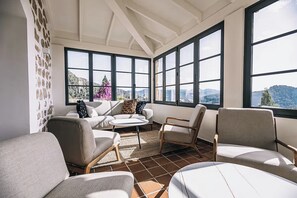 Lobby sitting area - Posada del Marqués I A Slow Design Hotel (Esporles)