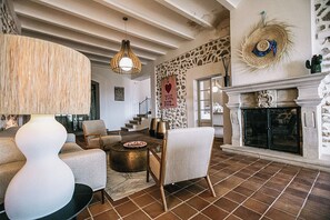 Lobby sitting area - Posada del Marqués I A Slow Design Hotel (Esporles)