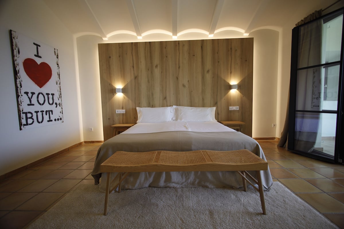 Romantic Studio, 1 Bedroom, Balcony, Mountainside | Down duvets, in-room safe, individually decorated