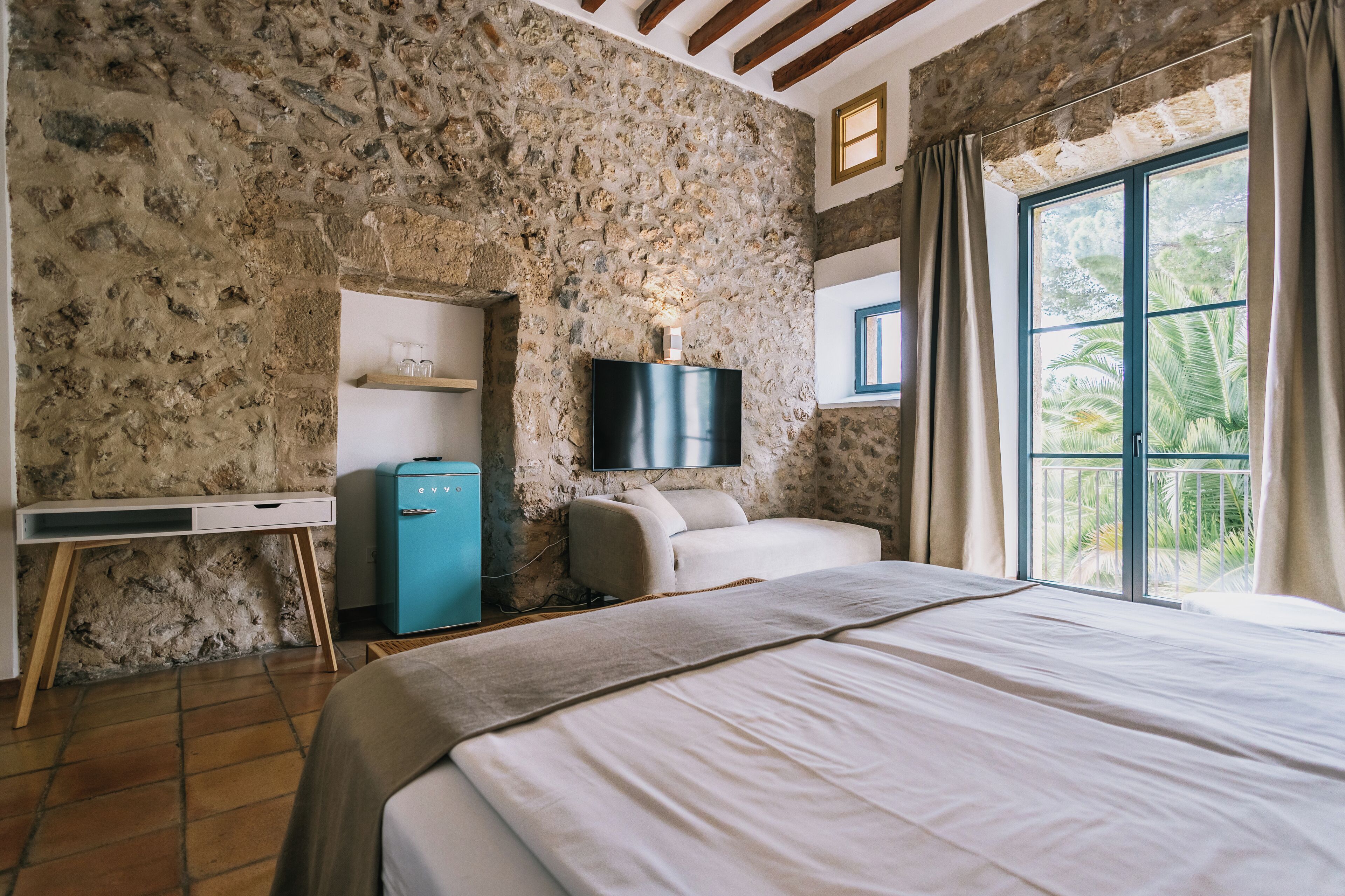 deluxe room | down duvets, in-room safe, individually decorated