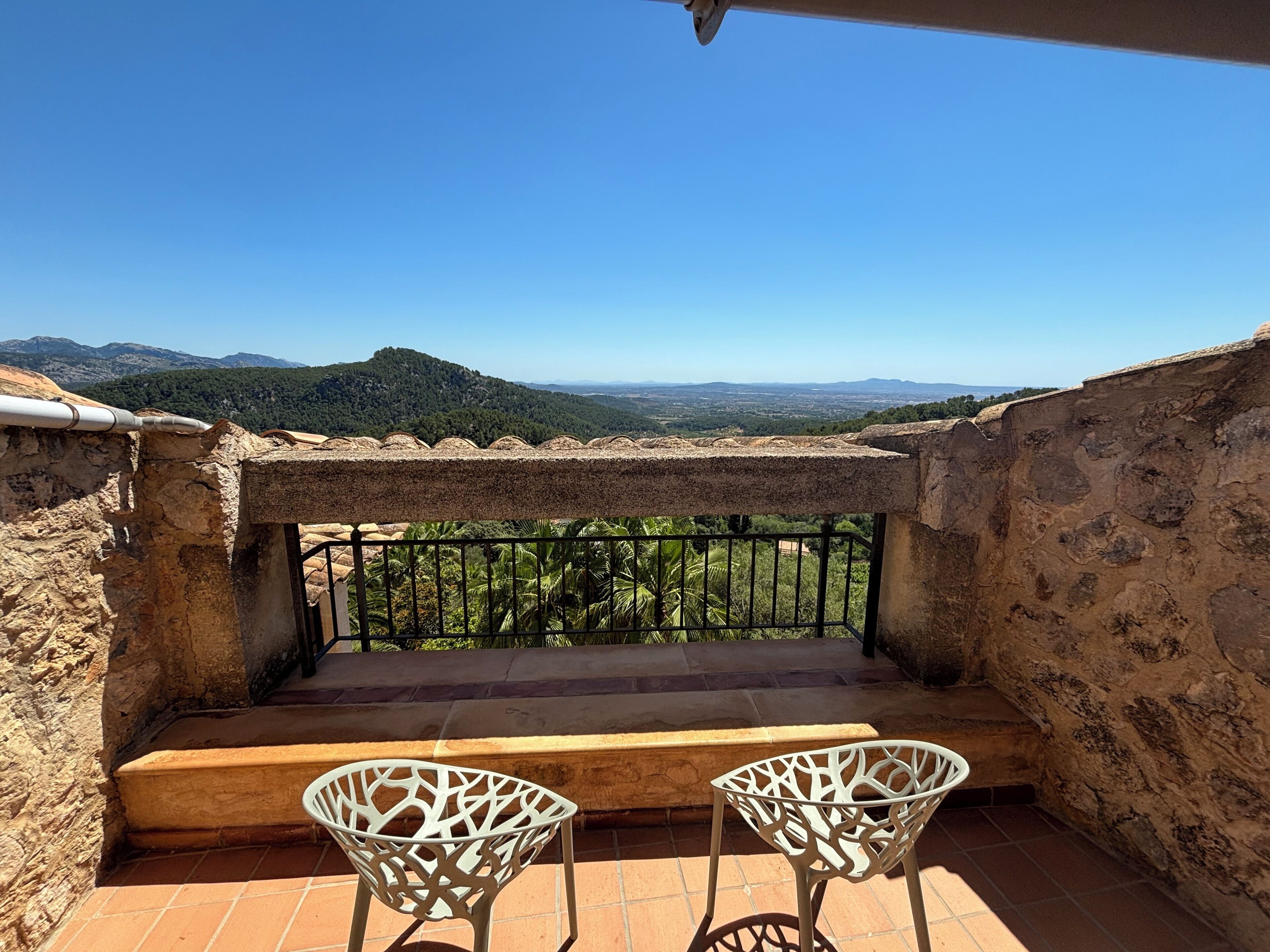 suite | down duvets, in-room safe, individually decorated