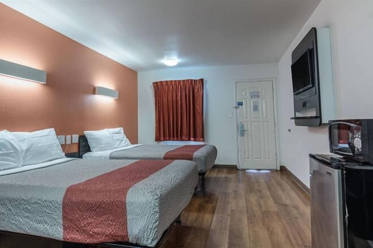 Individually decorated, individually furnished, desk, free WiFi