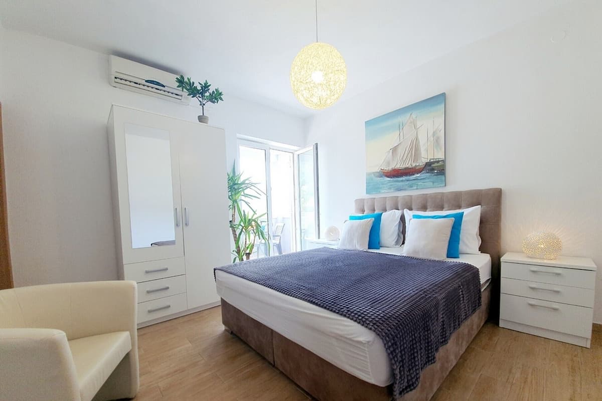 Classic Studio | Free WiFi, bed sheets