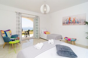 Apartment, 1 Bedroom, Balcony, Sea View | Free WiFi, bed sheets