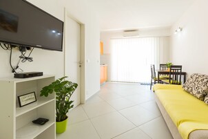 Studio, Balcony, Sea View - 2 | 办公桌、免费 WiFi、床单