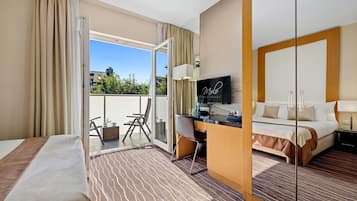 Classic Double Room | Premium bedding, minibar, in-room safe, desk