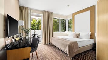 Classic Double Room | Premium bedding, minibar, in-room safe, desk
