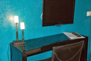 Doppelzimmer (Street side) | Zimmerausstattung