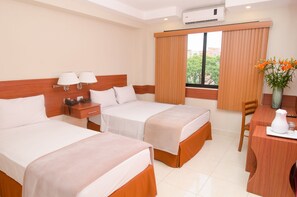 Caja de seguridad en la habitación, escritorio, cunas y wifi gratis 