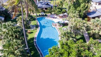 Outdoor pool, pool umbrellas, sun loungers