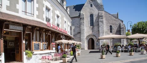 Frühstück, Mittagessen, Abendessen, regionale Küche 