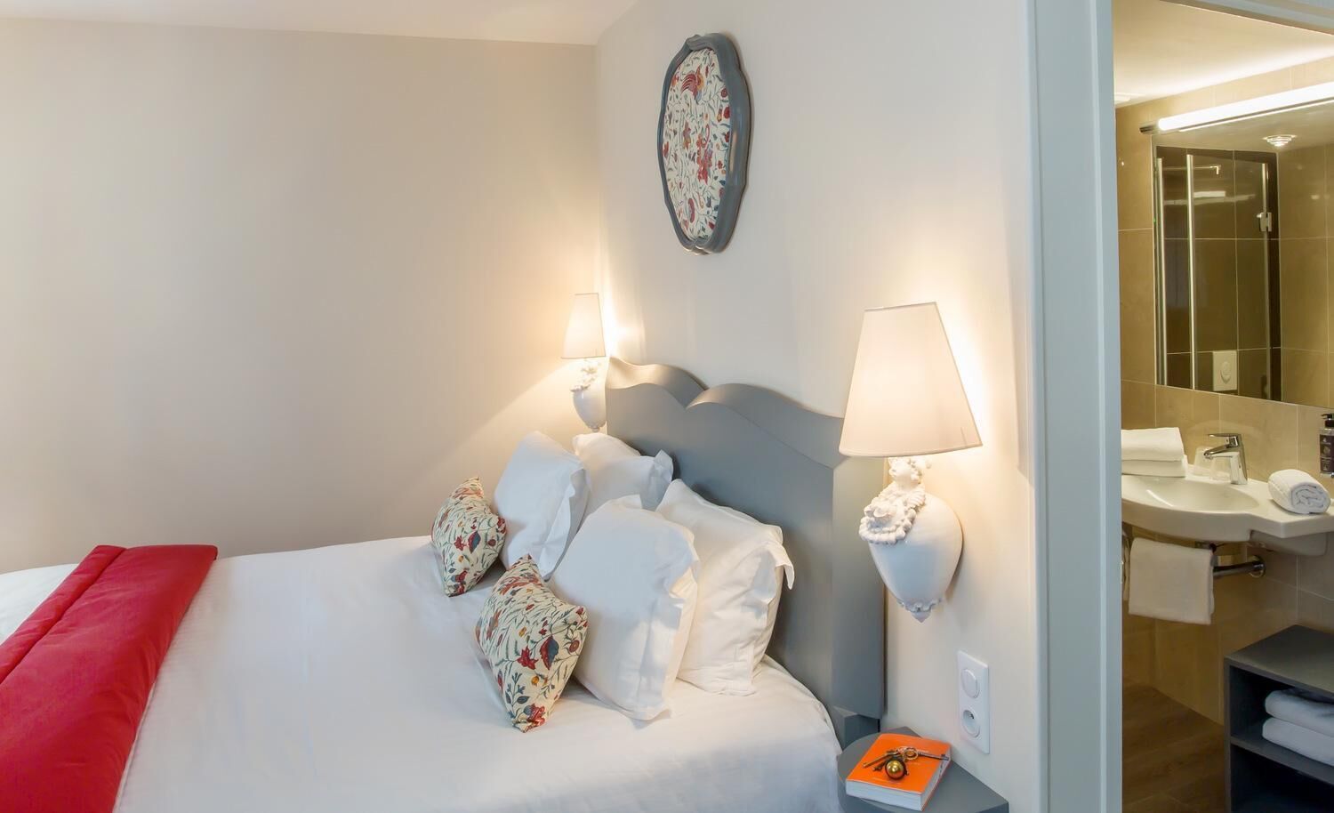Minibar, in-room safe, desk, soundproofing