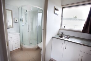 Small Studio | Bathroom - Blue Haven Motel (Tauranga)
